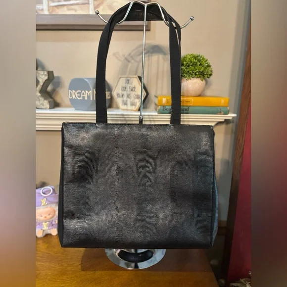 Salvatore Ferragamo Vala Vintage Black pebble Leather Tote Bag - Picture 8 of 11